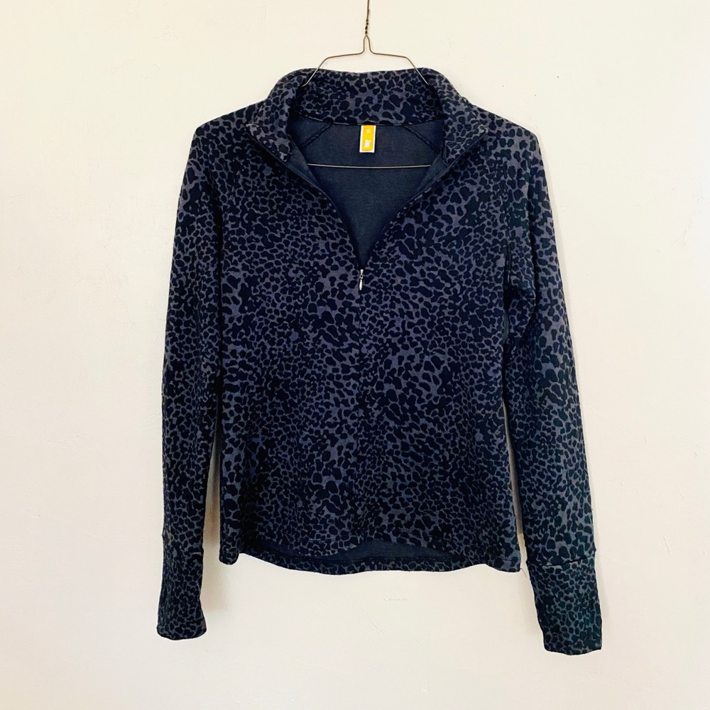 LUCY•  MID-ZIP PULL OVER • SIZE S